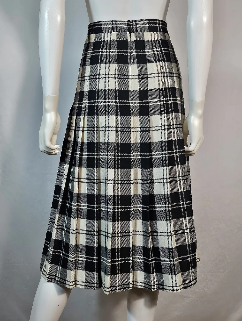 O'Neil Of Dublin 100% Wool Black & White Tartan Plaid Pleated Midi Skirt